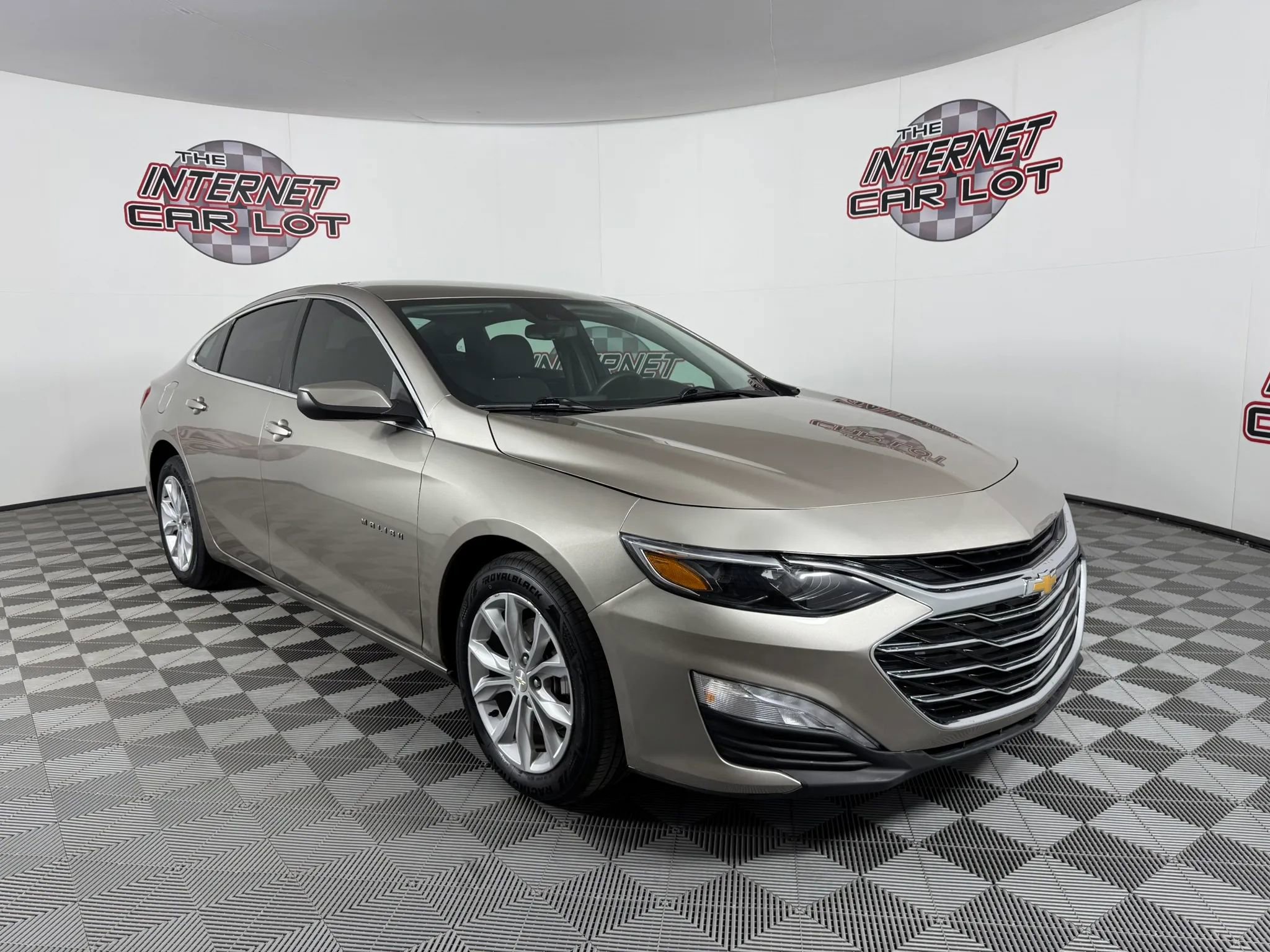 Used 2023 Chevrolet Malibu LT w/ Driver Confidence Package FWD image 9