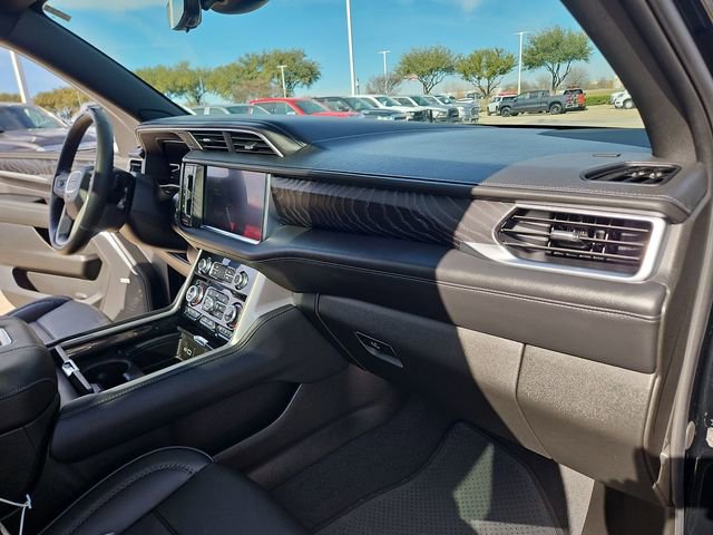 Used 2024 GMC Yukon Denali w/ Advanced Technology Package image 28