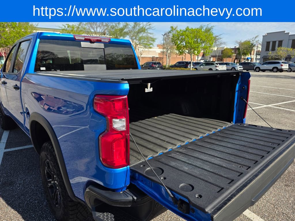 Used 2025 Chevrolet Silverado 1500 ZR2 w/ Technology Package image 33