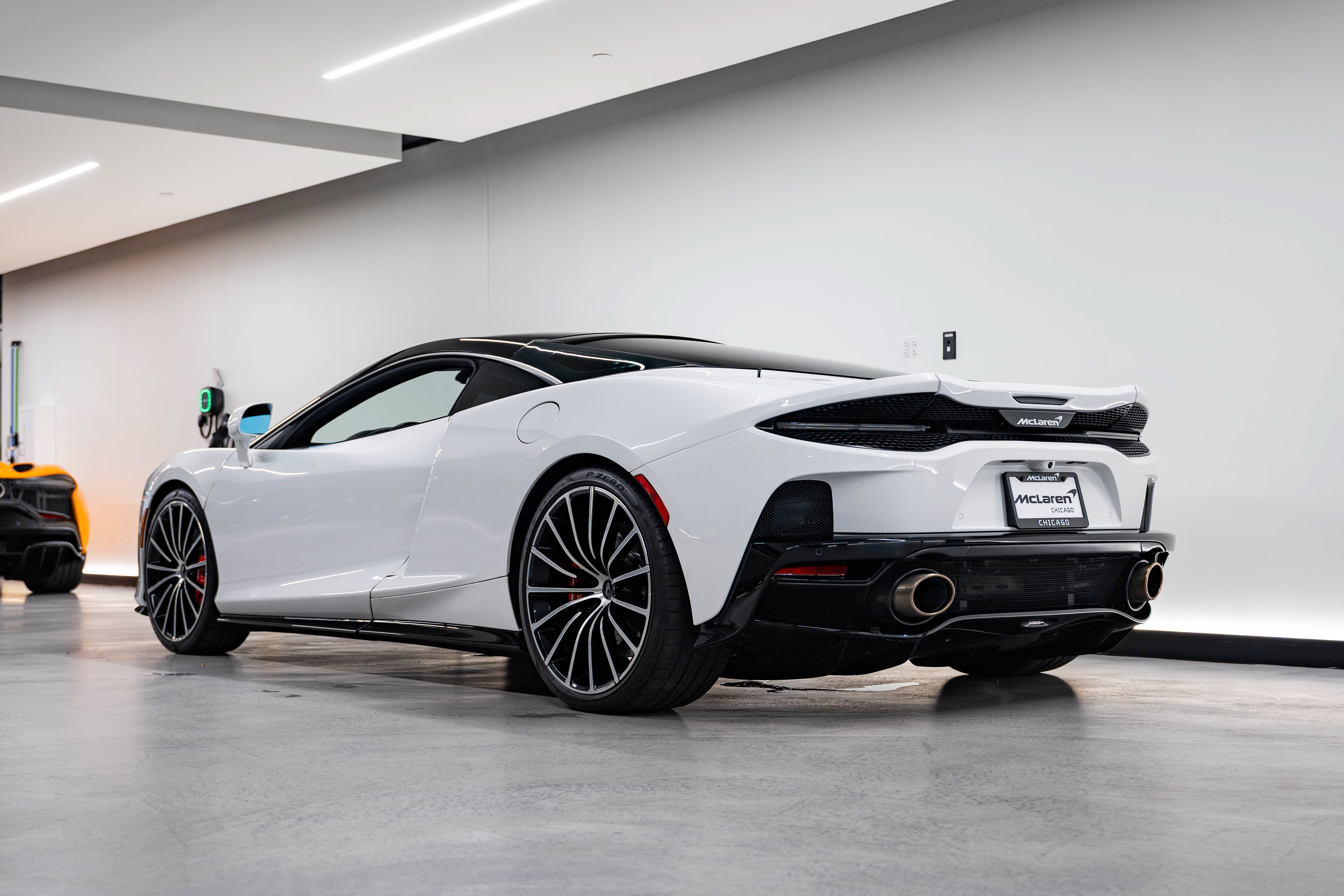 Used 2020 McLaren GT RWD image 7