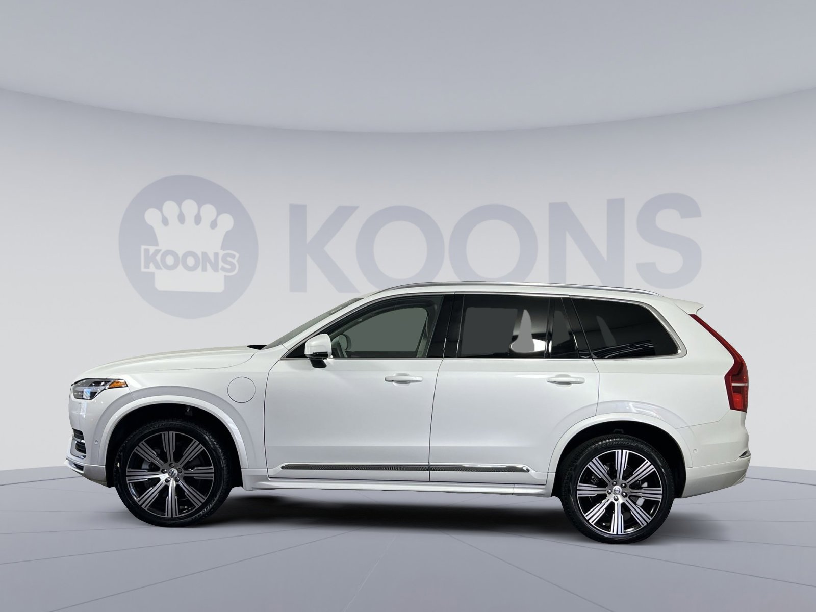 Used 2025 Volvo XC90 T8 Ultra image 2