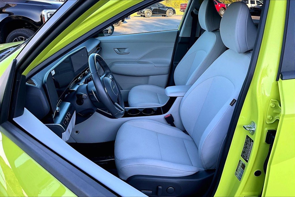 Used 2025 Hyundai Kona SEL FWD image 24