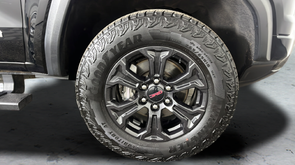 Used 2024 GMC Canyon Elevation w/ Elevation Premium Package AWD/4WD image 48