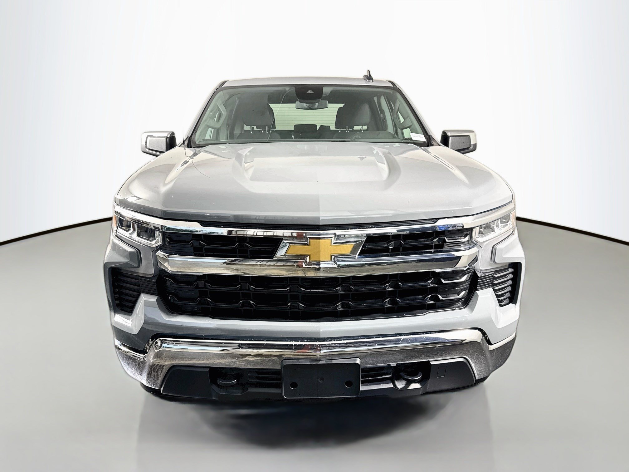 Used 2024 Chevrolet Silverado 1500 LT AWD/4WD image 2