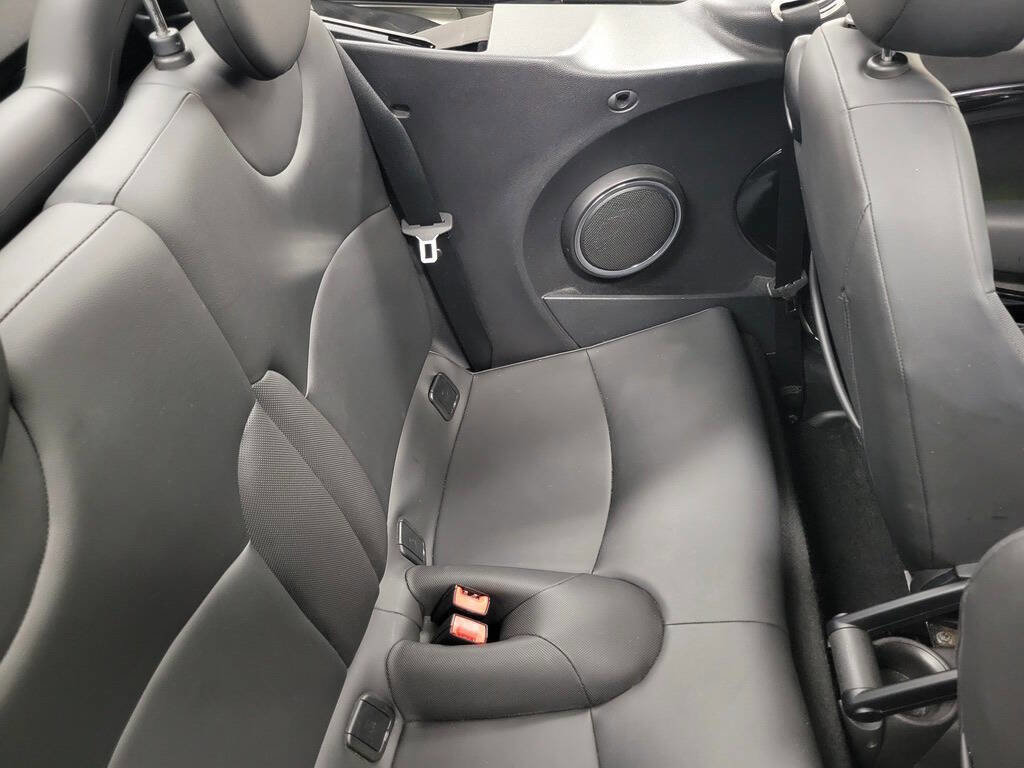 Used 2013 MINI Cooper Convertible image 38
