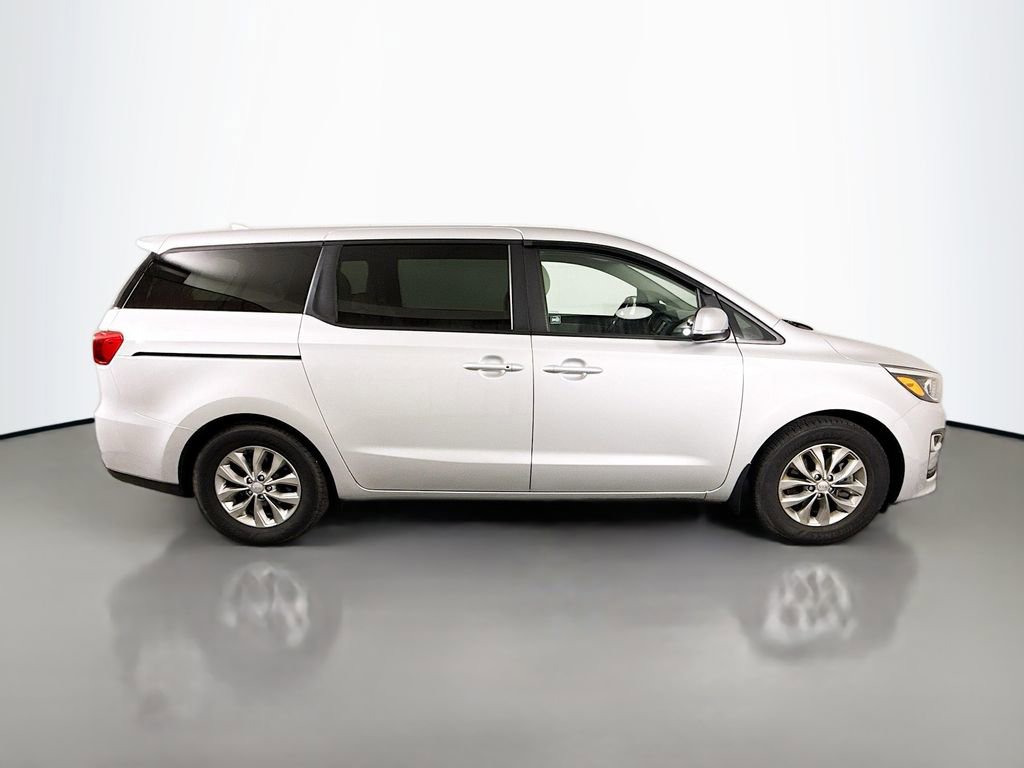 Used 2019 Kia Sedona LX image 8