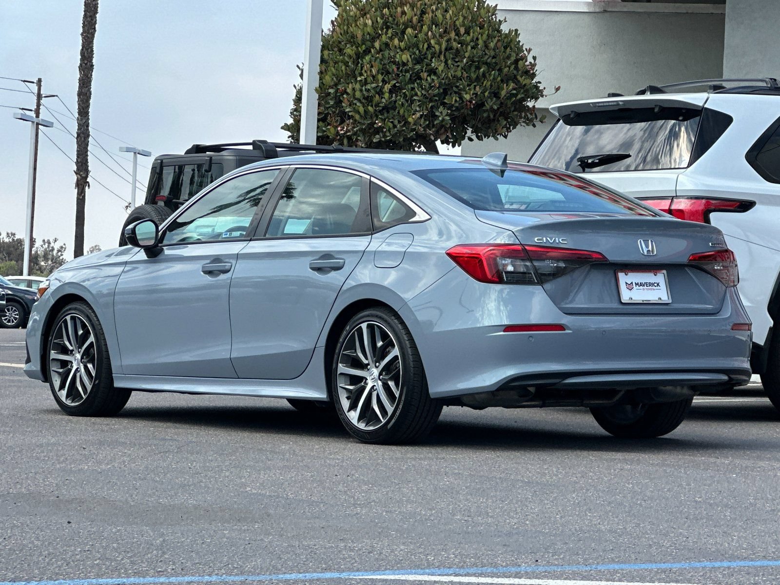Used 2024 Honda Civic Touring image 3