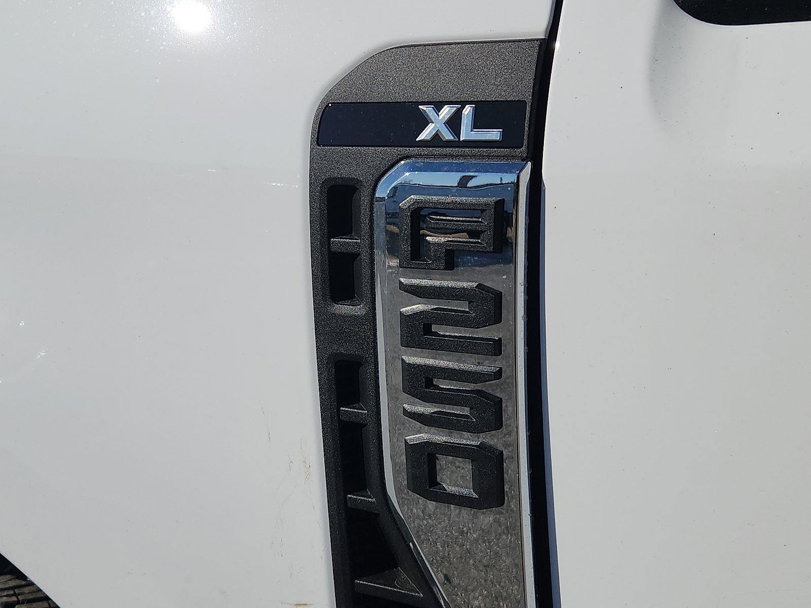 New 2026 Ford F250 XL w/ XL Chrome Package image 17