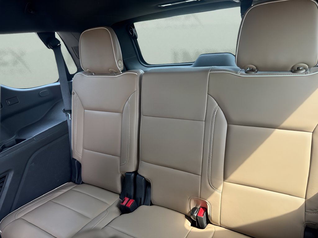 Used 2023 Chevrolet Tahoe Premier AWD/4WD image 15