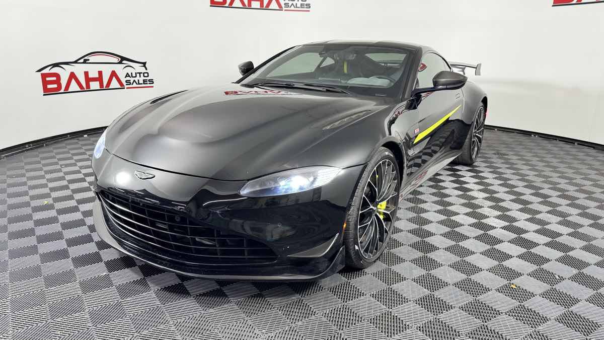 Used 2022 Aston Martin V8 Vantage Coupe RWD image 3