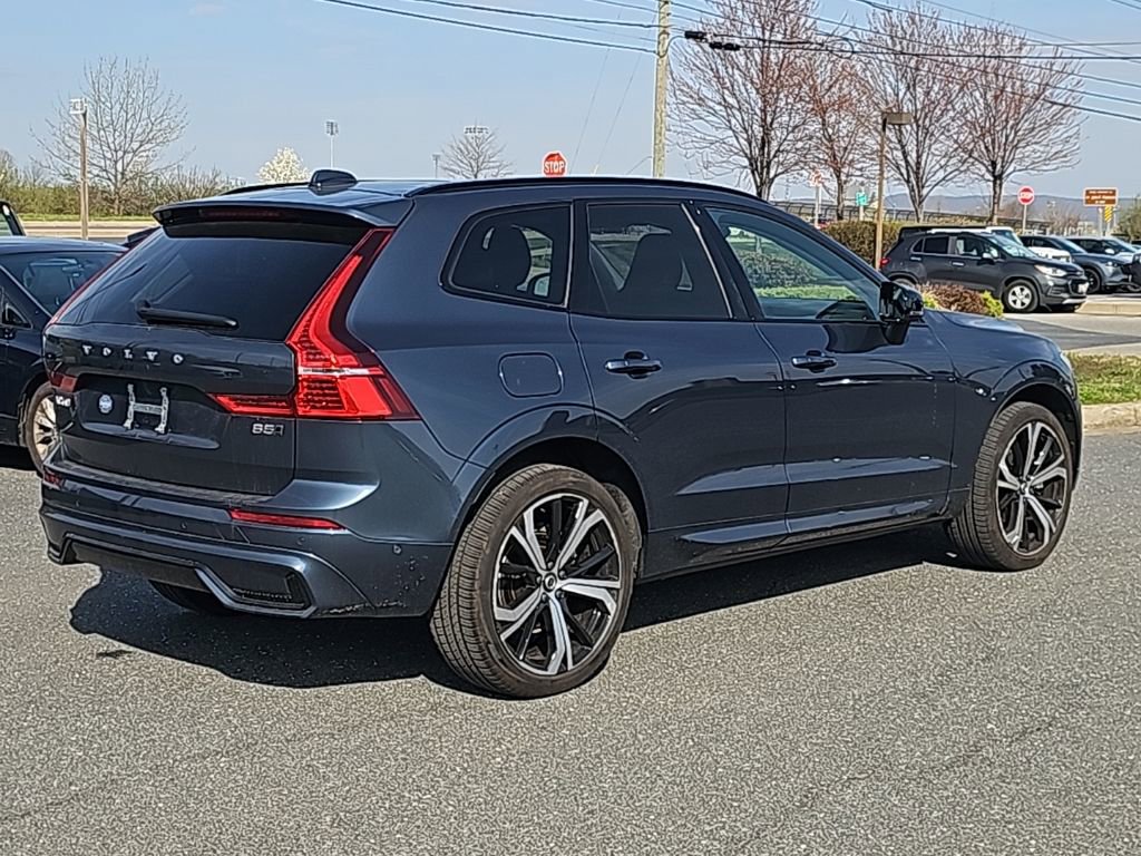 Certified 2023 Volvo XC60 B5 Ultimate w/ Climate Package image 12