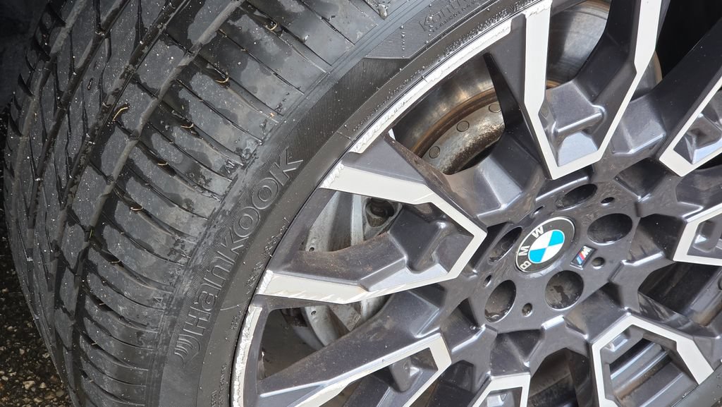 Used 2024 BMW X5 xDrive40i w/ M Sport Package AWD/4WD image 11