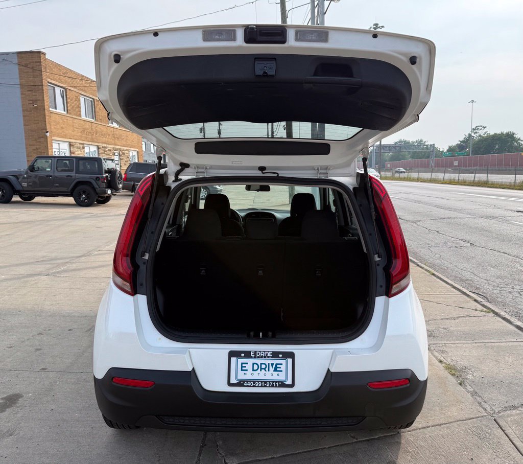 Used 2020 Kia Soul LX FWD image 17