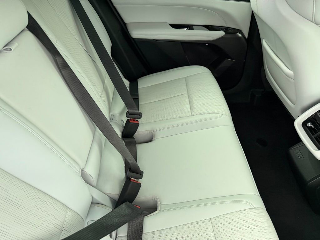 Used 2024 Cadillac Lyriq Sport image 17