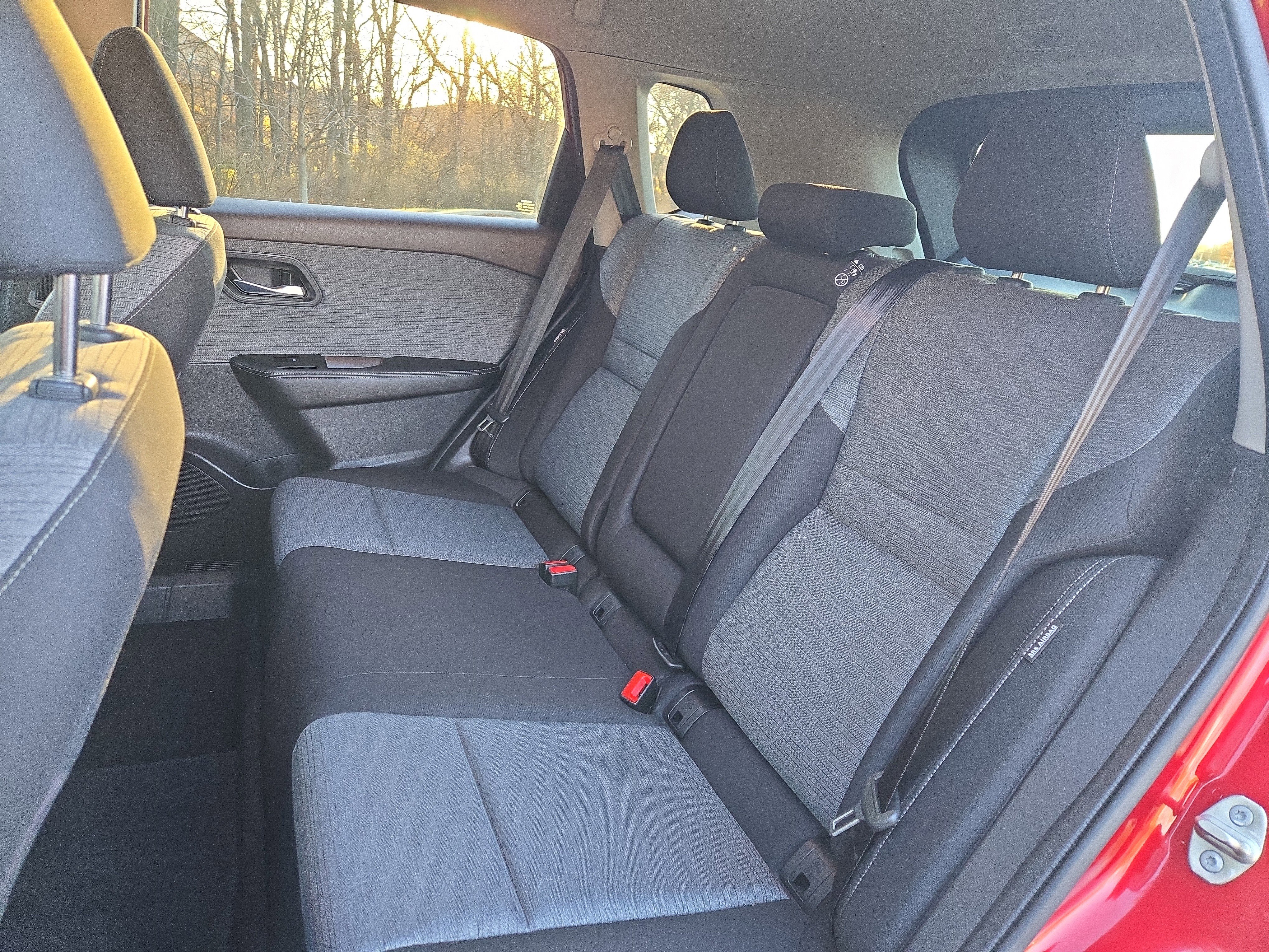 Used 2023 Nissan Rogue SV image 26