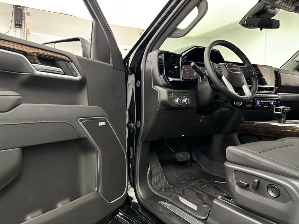 New 2026 GMC Sierra 1500 Elevation image 14