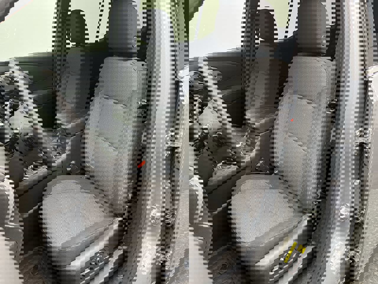 Certified 2024 Chevrolet Traverse LT w/ LPO, Floor Liner Package image 9