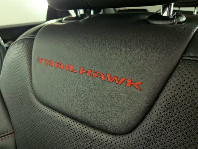 Used 2021 Jeep Cherokee Trailhawk w/ Premium Leather Package AWD/4WD image 18