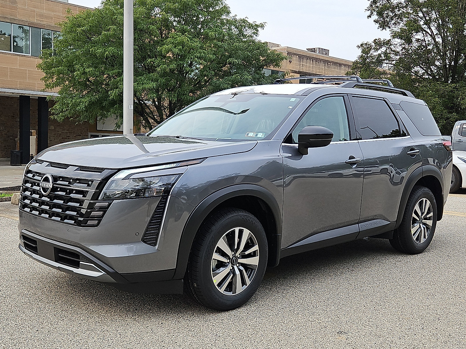 New 2026 Nissan Pathfinder SL AWD/4WD image 3