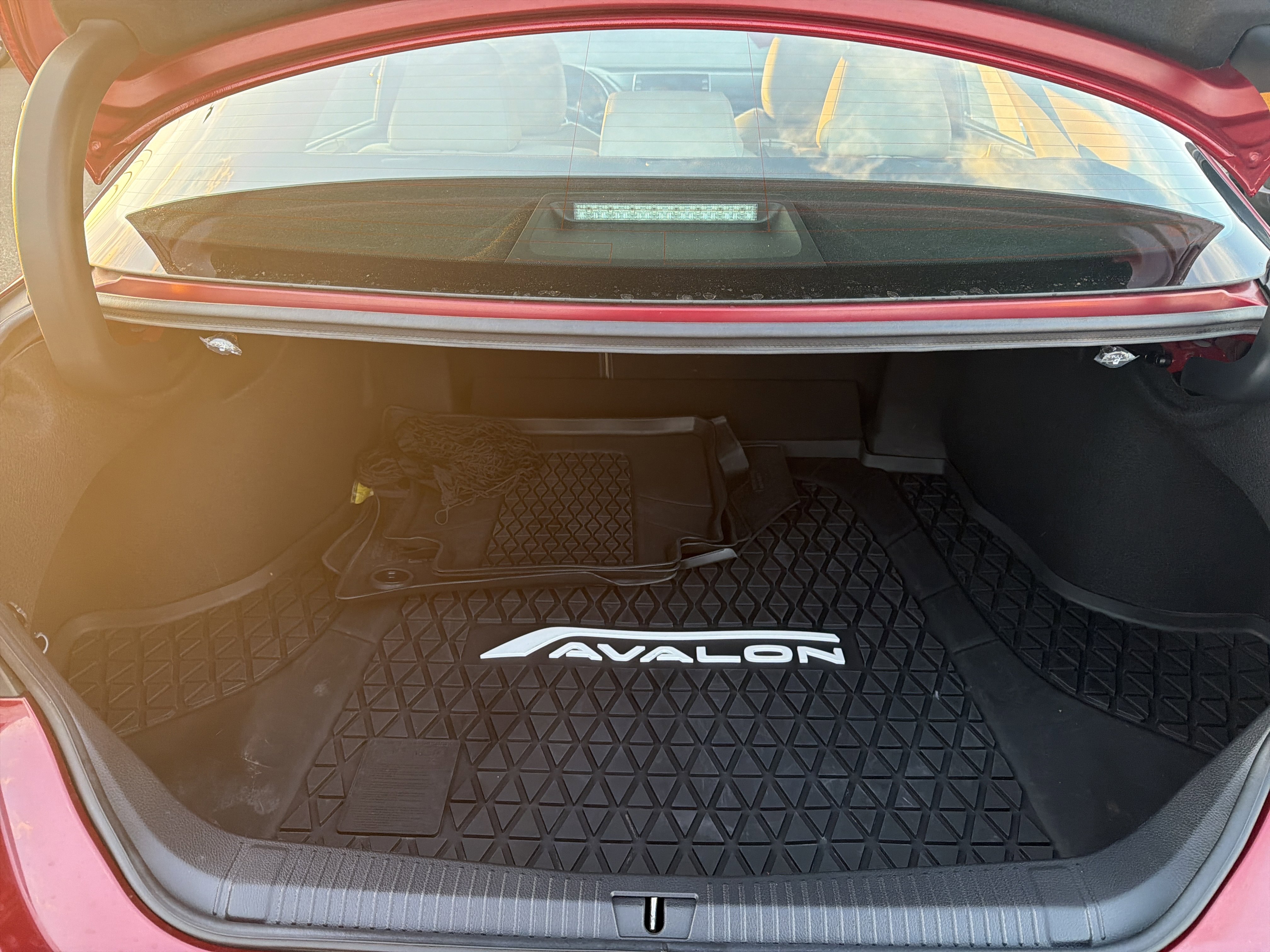 Used 2020 Toyota Avalon XLE image 29