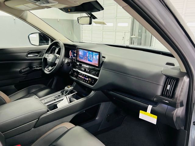 New 2026 Nissan Pathfinder Platinum image 34