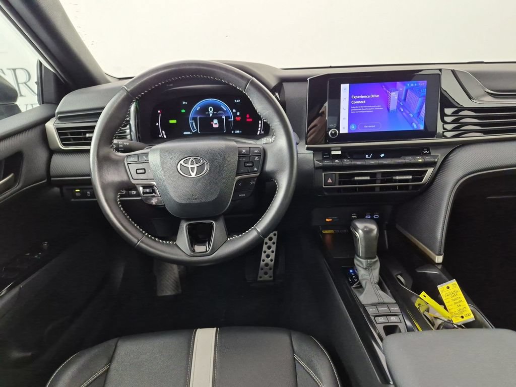 Used 2025 Toyota Camry SE FWD image 31