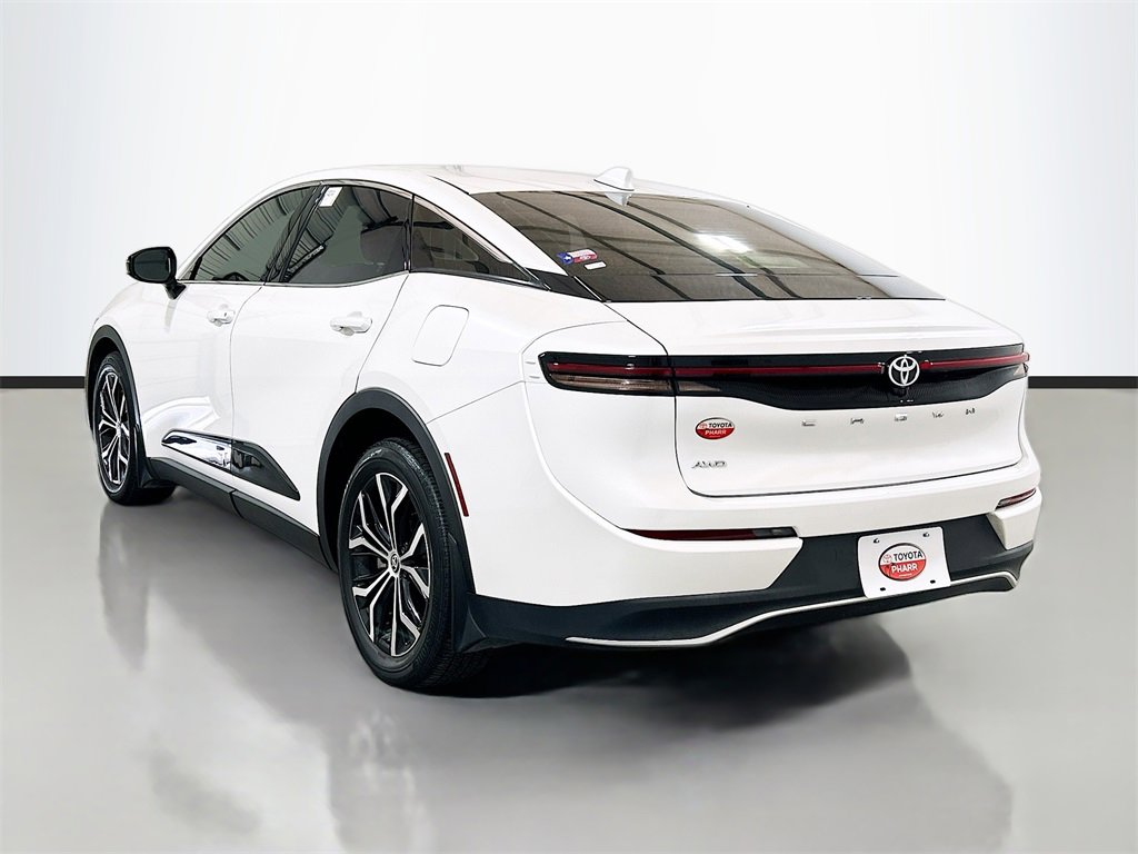 Used 2023 Toyota Crown XLE image 6