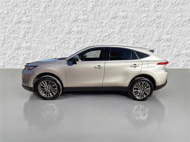 Used 2022 Toyota Venza XLE image 6