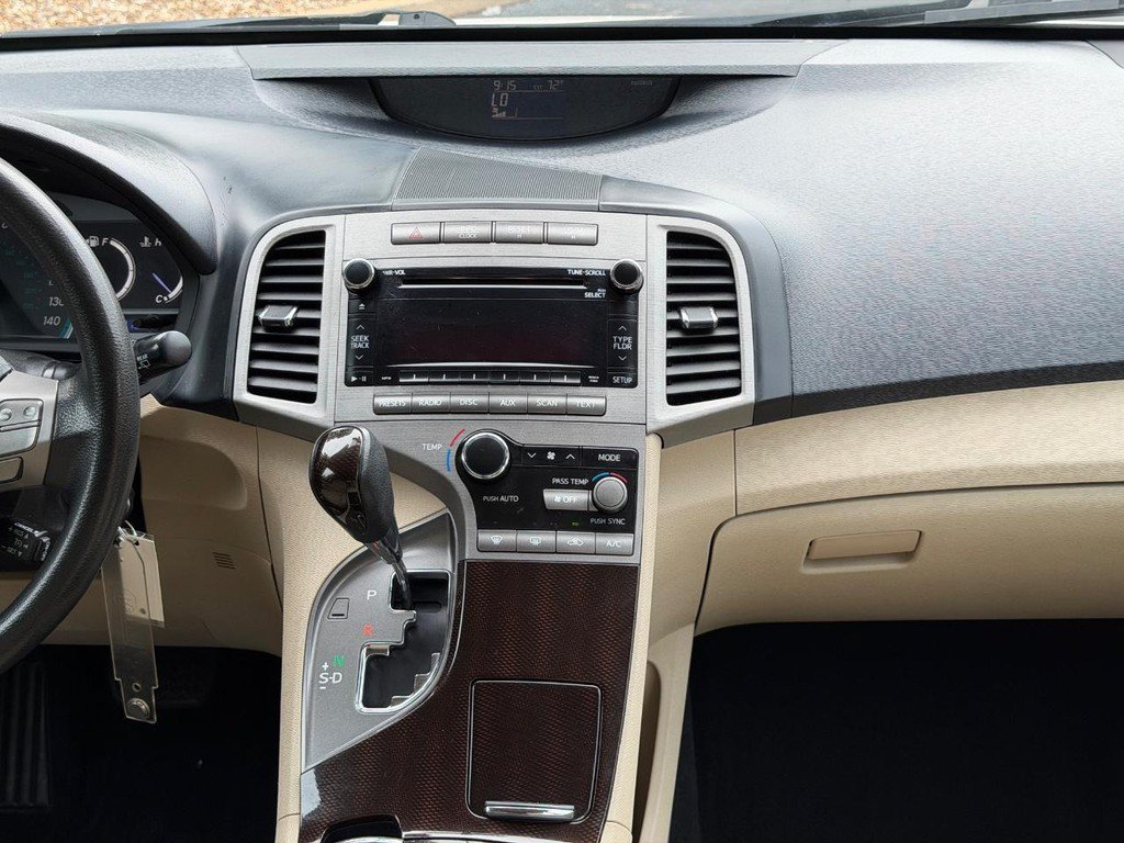 Used 2012 Toyota Venza LE FWD image 13