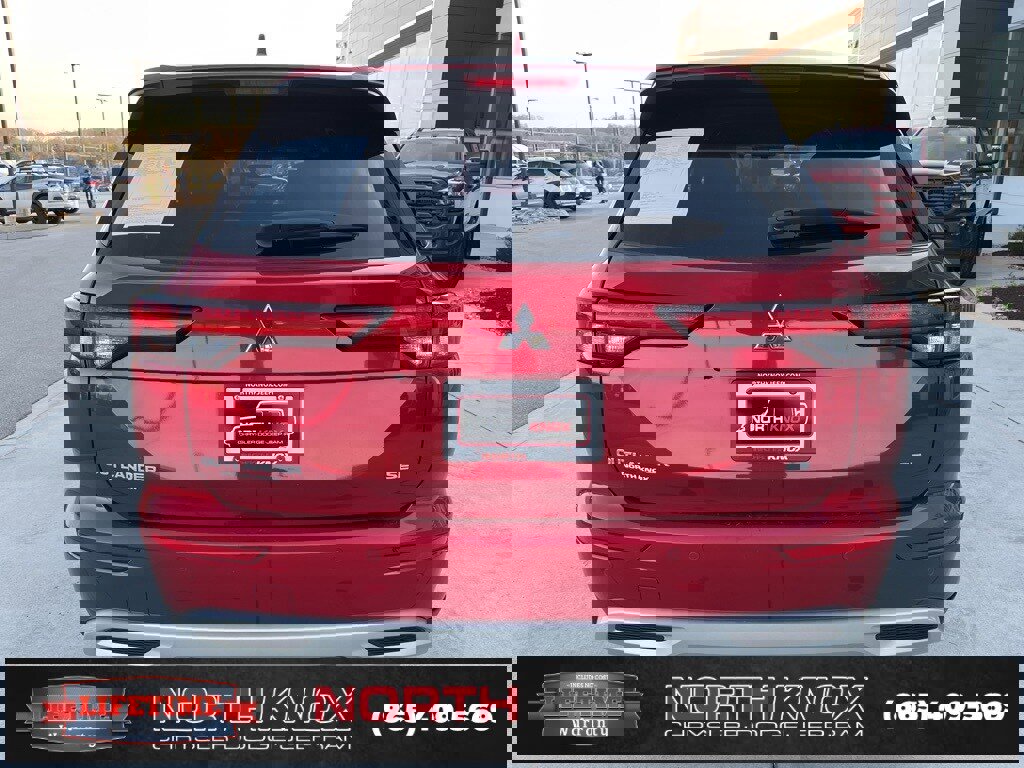 Used 2024 Mitsubishi Outlander SE image 17