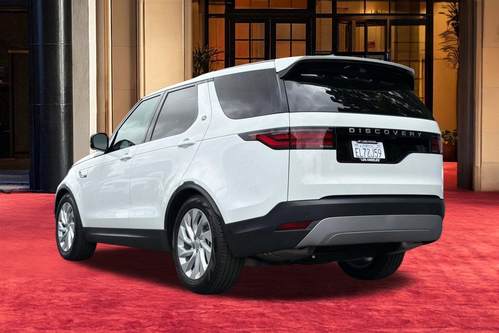 Used 2025 Land Rover Discovery S AWD/4WD image 3