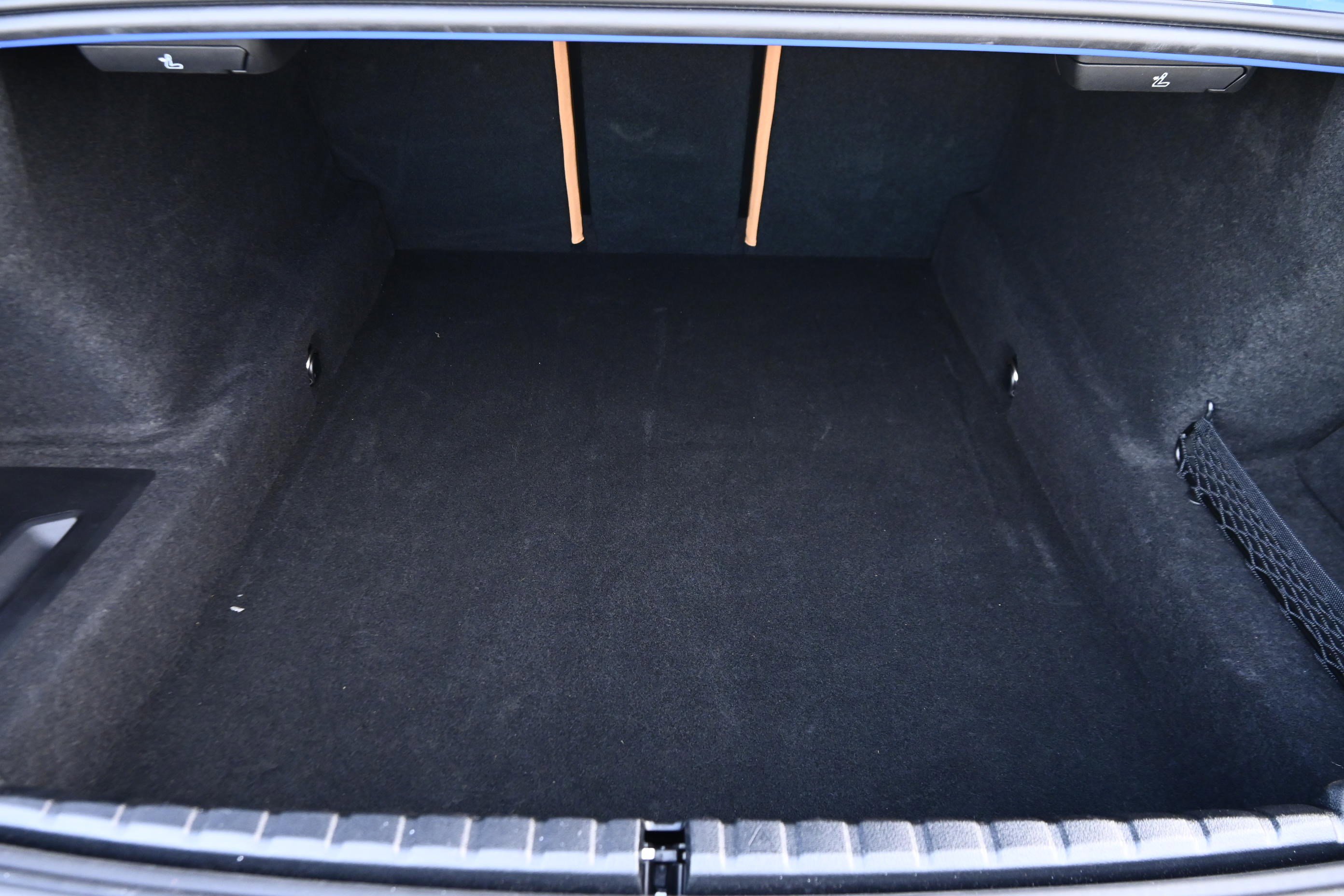 Used 2025 BMW M8 Competition w/ M Carbon Exterior Package image 33