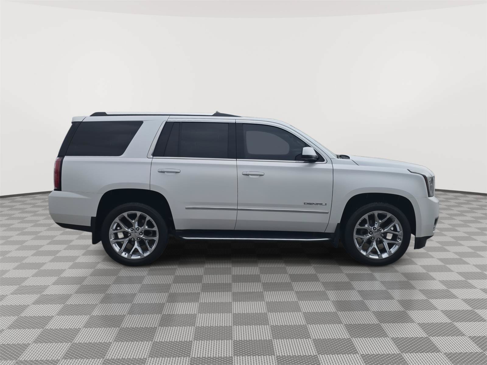 Used 2017 GMC Yukon Denali w/ Open Road Package AWD/4WD image 19