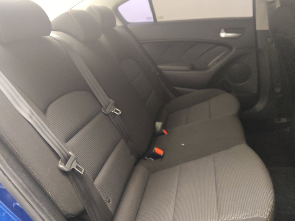 Used 2017 Kia Forte LX image 19
