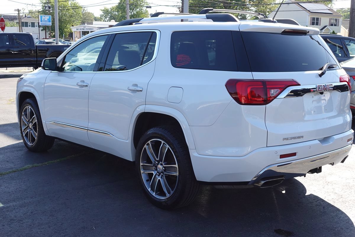 Used 2019 GMC Acadia Denali w/ Technology Package FWD image 10