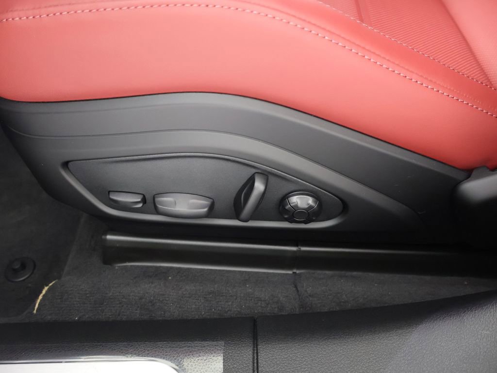 New 2026 Porsche Panamera 4 image 13