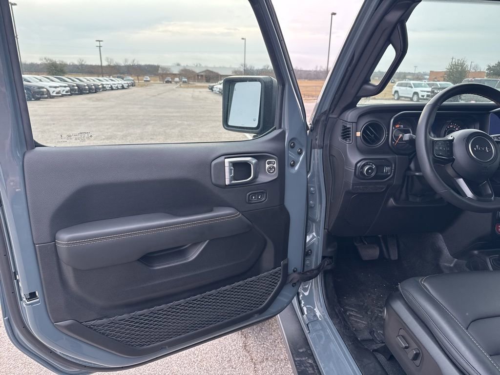 New 2025 Jeep Wrangler Unlimited Rubicon 392 image 15