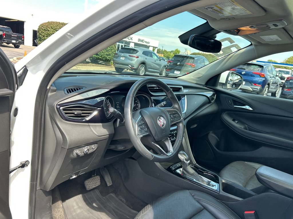 Used 2023 Buick Encore GX Essence w/ Experience Buick Package FWD image 19