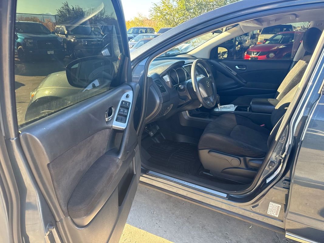 Used 2013 Nissan Murano S image 9