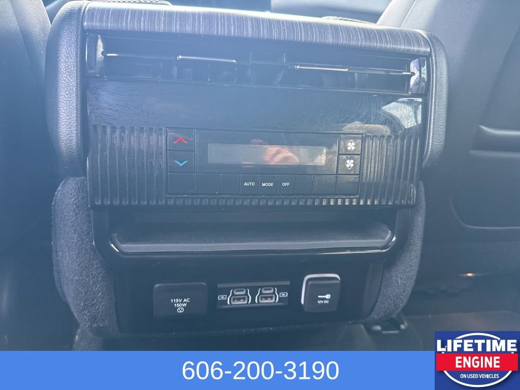 Used 2024 Jeep Wagoneer Series II w/ Flexible Seating Group image 14