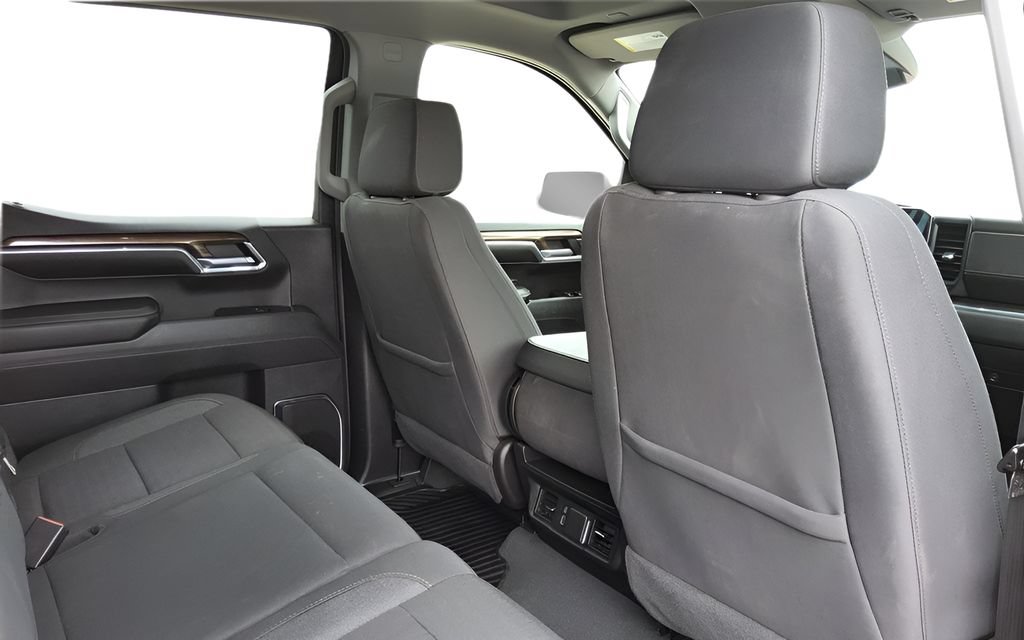 Used 2024 Chevrolet Silverado 1500 LT AWD/4WD image 33