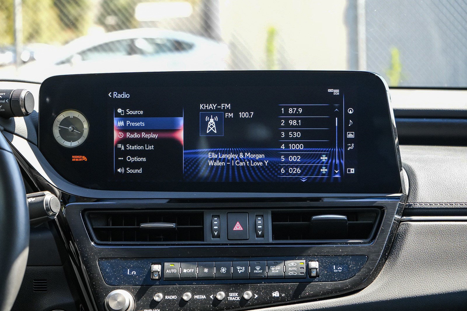 Used 2022 Lexus ES 300h w/ Premium Package FWD image 13