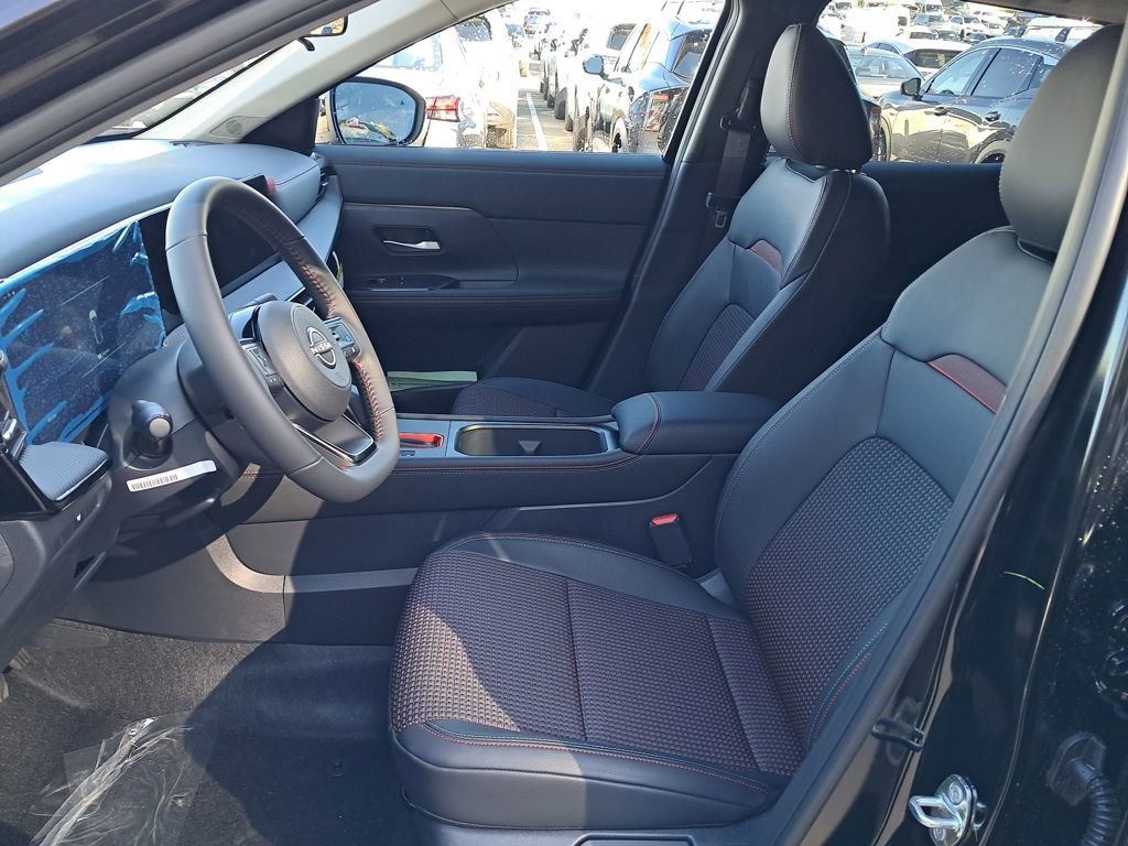 New 2026 Nissan Kicks SR w/ Cold Weather Package image 10
