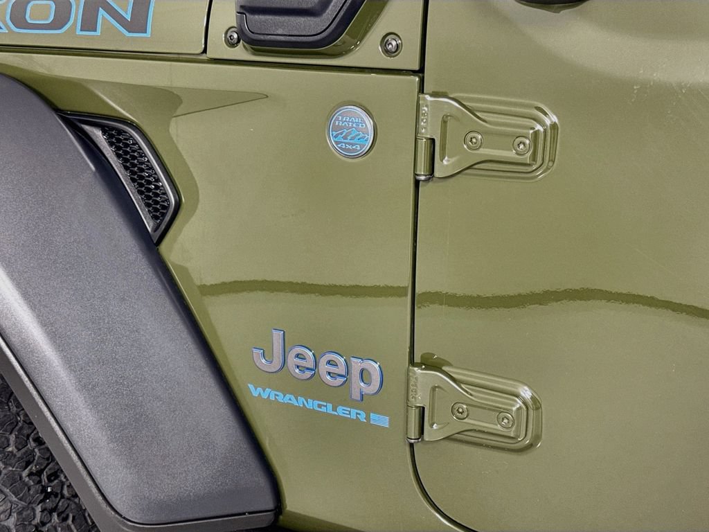 Used 2023 Jeep Wrangler Unlimited Rubicon 4xe w/ Cold Weather Group AWD/4WD image 9