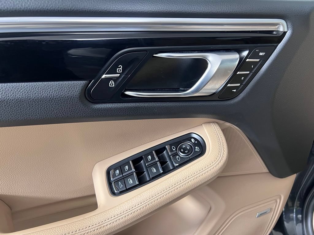 Certified 2021 Porsche Macan S AWD/4WD image 28