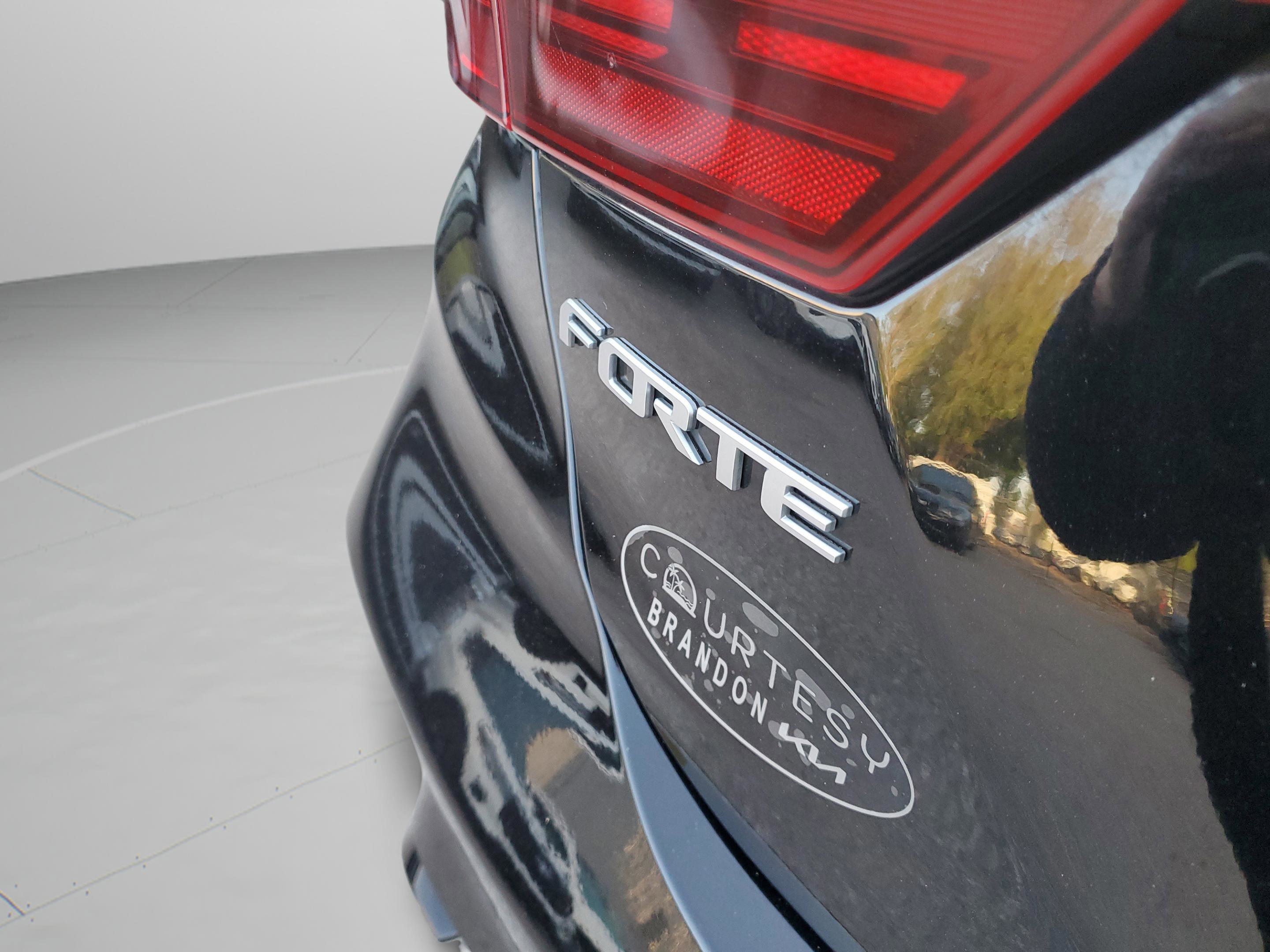 Used 2022 Kia Forte GT-Line image 9