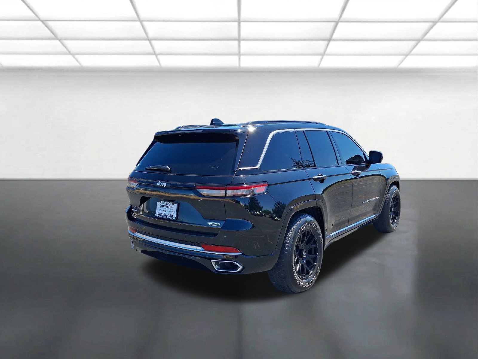 Certified 2025 Jeep Grand Cherokee Summit AWD/4WD image 3