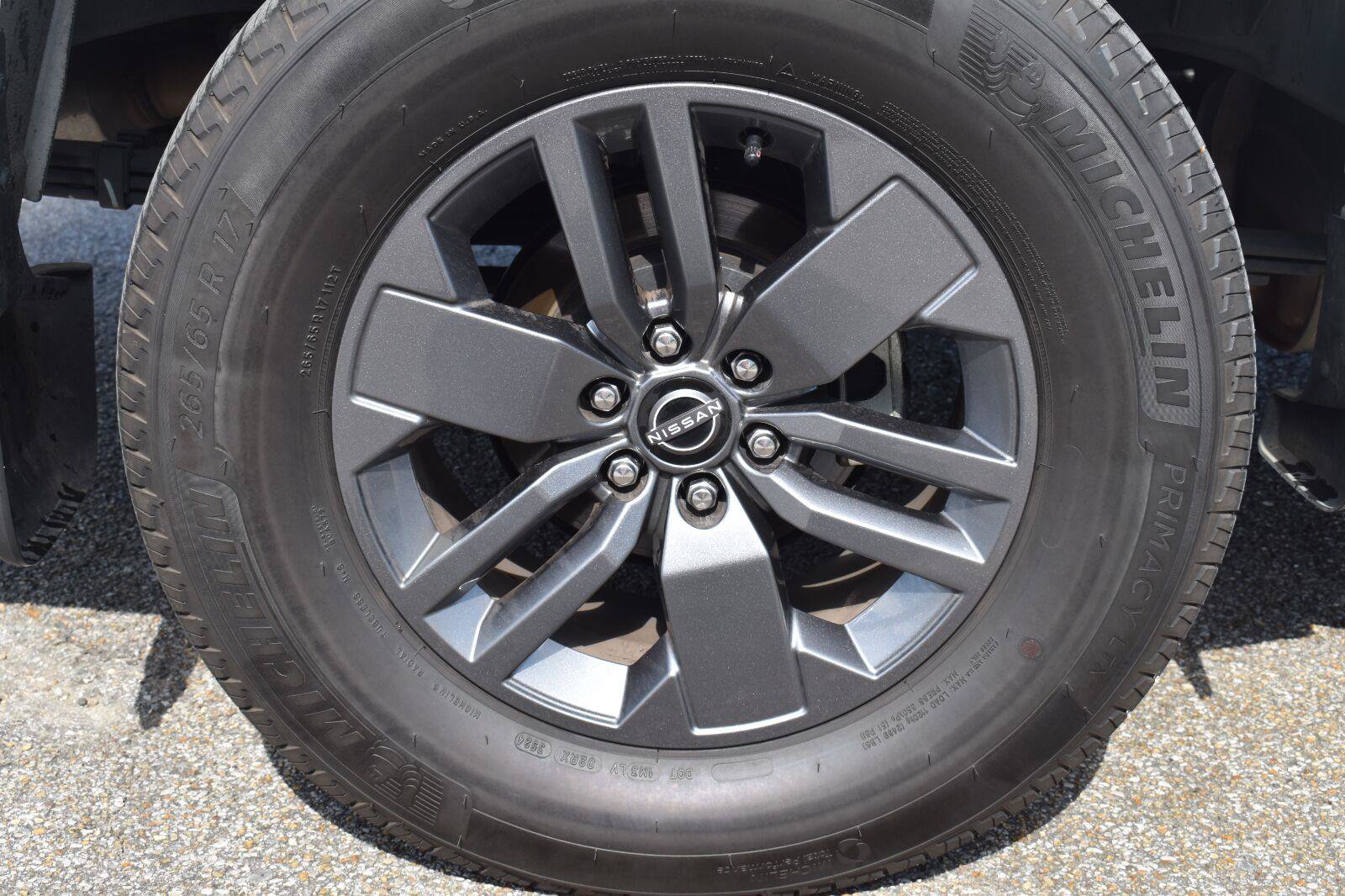 Certified 2025 Nissan Frontier SV w/ SV Convenience Package RWD image 15