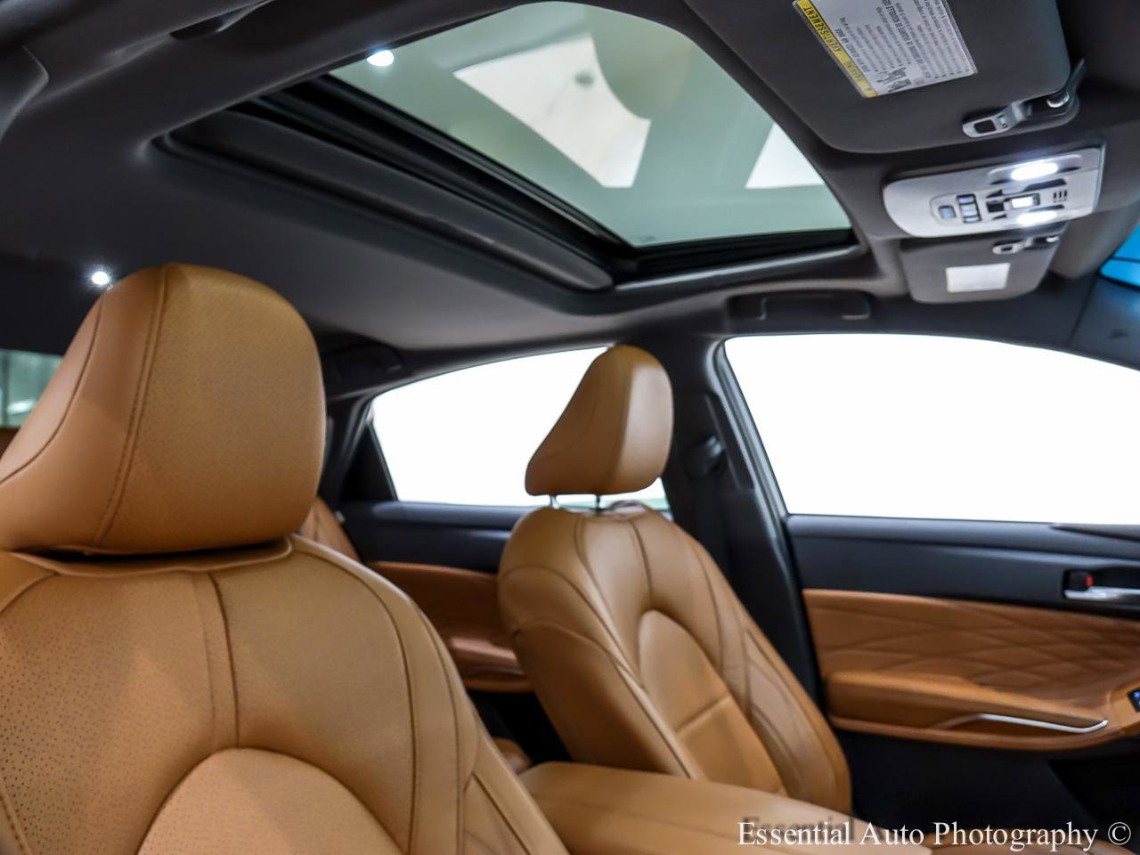 Used 2019 Toyota Avalon Limited image 26