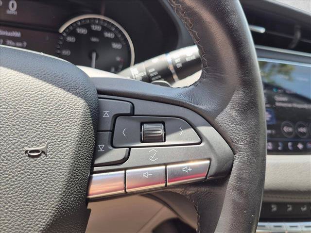 Used 2023 Cadillac XT4 Premium Luxury FWD image 12
